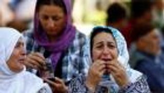 مشيعو ضحايا "زفاف" تركيا يهتفون: أردوغان "القاتل"