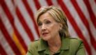 كلينتون تقلل من تأثير أزمة بريدها الإلكتروني على وصولها للبيت الأبيض
