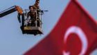 الأميرال أوغورلو.. هل يصبح أول ضابط تركي منشق يلجأ لأمريكا؟