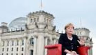 ميركل للأتراك: لا تنقلوا صراعاتكم لألمانيا