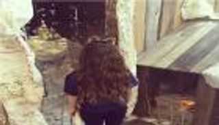 ابنة سلمى حايك تمنح شعرها لمرضى السرطان