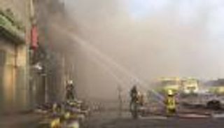 دفاع مدني أبوظبي يسيطر على حريق في جمعية بني ياس التعاونية ولا اصابات