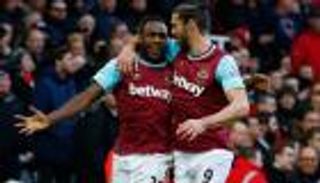 مدرب ويست هام يكيل المديح لقاهر ليفربول