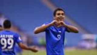 الهلال يهزم الشباب وينفرد بصدارة الدوري السعودي