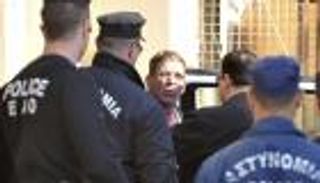 بطلة قصة اختطاف الطائرة المصرية تشعر بالحرج وترفض رؤية زوجها