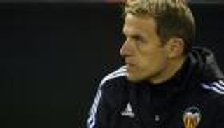 مساعد مدرب منتخب إنجلترا ينضم لشقيقه في تدريب فالنسيا