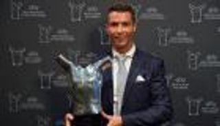 رونالدو يعود لمنصات التتويج بعد موسم استثنائي