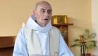 توقيف مشتبه به في ذبح كاهن فرنسي بكنيسة نورماندي