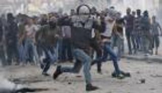 إصابة 7 فلسطينيين في مواجهات ليلية واقتحام عزاء شهيد ببيت لحم