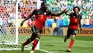 ثنائية لوكاكو تمنح بلجيكا انتصارها الأول مع مارتينيز