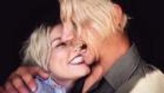 خاتم خطوبة مرصع بـ"ضرس العقل" والفتاة: أغلى من الماس