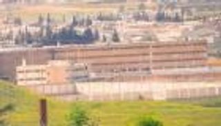 بتوسط شيوخ القبائل.. اتفاق مبدئي لإنهاء أزمة سجناء "حماة" السوري