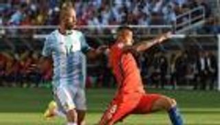 الأرجنتين وتشيلي يدفعان بالقوة الضاربة في نهائي كوبا أمريكا 