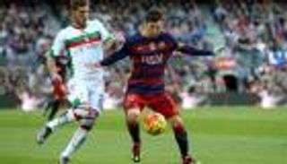 ثلاثية ميسي تقود برشلونة لاستعادة صدارة الليغا