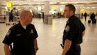 إعادة فتح صالة ركاب بمطار كنيدي بعد إخلائها بسبب حقيبة مشبوهة