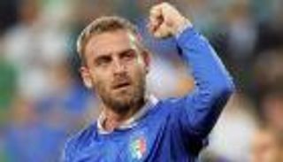 كاندريفا ودي روسي يقودان إيطاليا لفوز ودي على فنلندا