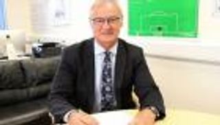 مدرب ليستر يعود لتصريحاته 