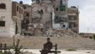 الجميع يحاصر حلب