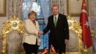 ميركل وأردوغان يبحثان وضع الديمقراطية في تركيا الإثنين