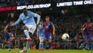 فيديو.. توريه ينقذ السيتي ويعيده لصدارة الدوري الإنجليزي