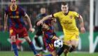 أرسنال يتسلّم الراية من سيتي لمواجهة برشلونة