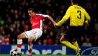 مانشستر سيتي يشمت في أرسنال بعد وقوعه أمام برشلونة