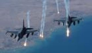 14 ضربة للتحالف تصيب أهدافًا تكتيكية لـ"داعش"