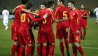 الأمطار توقف مباراة ألبانيا ومقدونيا بتصفيات المونديال