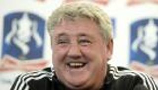 هال سيتي يعترف بمفاوضات مدربه لتدريب إنجلترا