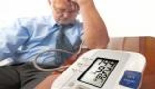 أدوية ضغط الدم والكوليسترول معا تحد من مخاطر النوبات القلبية