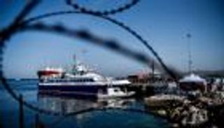 بالصور.. أوروبا وتركيا يبدآن تبادل المهاجرين