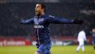 ليفربول ينافس يونايتد لضم نجم سان جيرمان