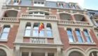 تشاديون يحتلون سفارة بلادهم بباريس 