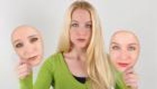 تخلصوا من الاكتئاب بتغيير نبرة أصواتكم