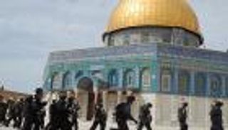 المستوطنون يجددون اقتحام الأقصى ويحرقون مدرسة في 