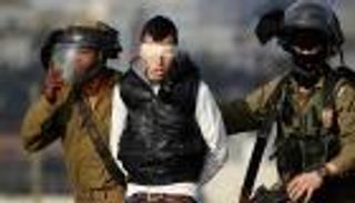 توغل إسرائيلي بغزة وحظر دخول العمال الفلسطينيين مستوطنات الضفة
