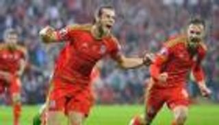 بيل وهامسيك يقصان شريط مشاركة ويلز وسلوفاكيا