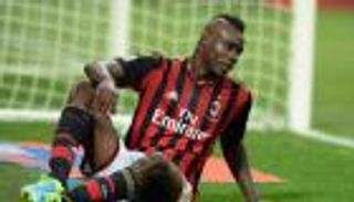 مدرب إيطاليا يهدد مشاركة بالوتيلي في يورو 2016