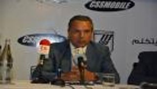 جماهير الصفاقسي التونسي تعرض رئيس ناديها للبيع