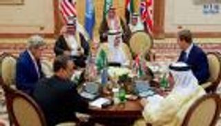 عبد الله بن زايد يشارك في الاجتماع الخليجي المشترك مع كيري وتوبايس