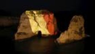 بيروت تضيء صخرة الروشة أحد أهم معالمها بألوان علم بلجيكا