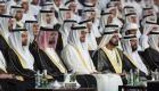 محمد بن راشد ومحمد بن زايد يشهدان حفل تكريم أم الإمارات
