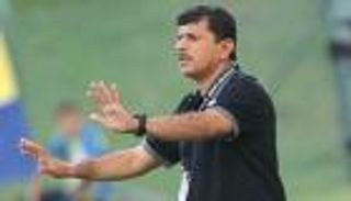 مدرب بني ياس الإماراتي يعلن رحيله بشكل مفاجئ