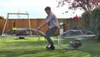 بالفيديو.. 4 ملايين مشاهدة للدراجة الطائرة