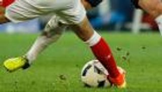 بالفيديو..  انفجار كرة مواجهة فرنسا وسويسرا 