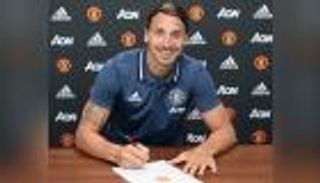 مانشستر يونايتد يعلن ضم إبراهيموفيتش رسميًا