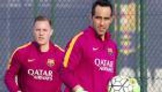 برشلونة يبقي على الصراع بين ثنائي الحراس