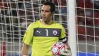 بالفيديو.. خطأ برافو يكلف منتخب تشيلي هدفًا أمام بنما