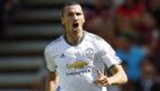 إبراهيموفيتش يسجل أول أهدافه في الدوري الإنجليزي