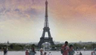 بعد الاعتداءات.. الإضرابات تلقي بظلالها على السياحة في باريس